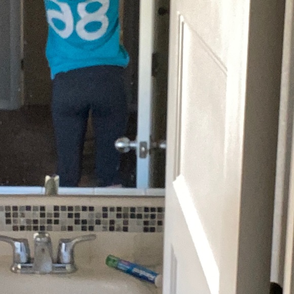 PRANA workout pants - Picture 4 of 4